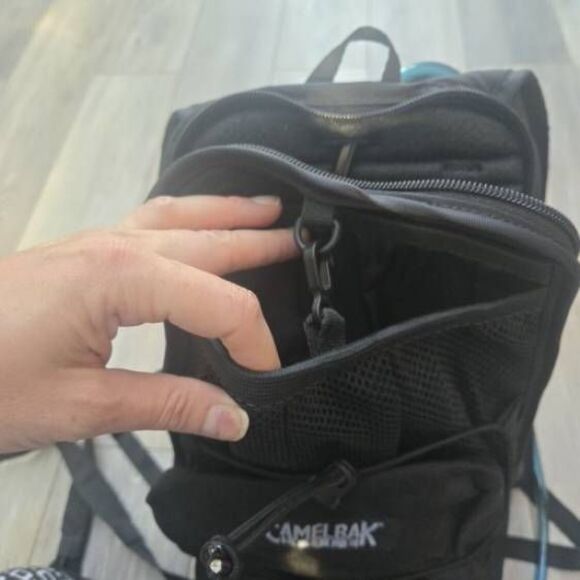 Camelbak Mule hydration small black hiking back pack Great pockets in this - Picture 6 of 11